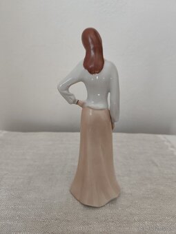 Royal dux žena dievča porcelánová soška - 4