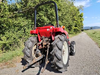 Mitsubishi MT 220 - 4