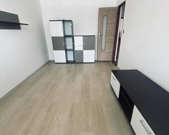 3 izb., čiastočne zariadený byt, Nové Zámky - 4