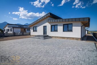 Nadčasové rodinné domy v skvelej lokalite pod Tatrami - 4