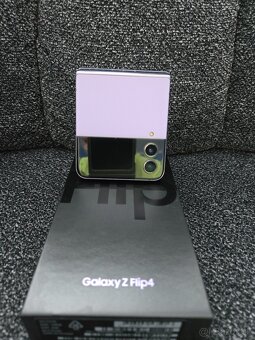Samsung galaxy z flip4 - 4