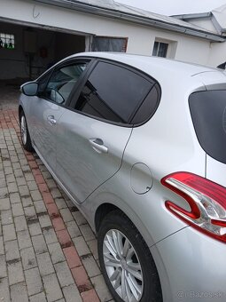 Peugeot 208 - 4