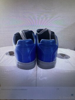 Balenciaga - 4
