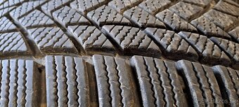 Predám 4ks jazdené zimné 205/55r17-95V Matador - 4