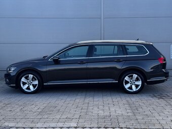 Volkswagen Passat Variant 2.0 TDI Elegance 4Motion DSG - 4