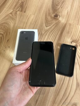 Predám iPhone 7 32GB - 4