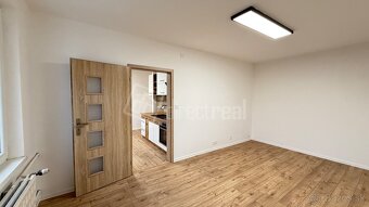 Jednoizbový, kompletne zrekonštruovaný byt s možnosťou zaria - 4