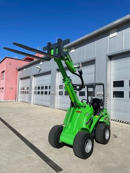 Predvádzací nový nakladač AVANT 635 i - 4