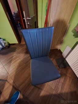 Kuchynsky stol + stolicky - 4