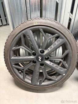 Predám originál elektróny Hyundai R18 7,5J - 4