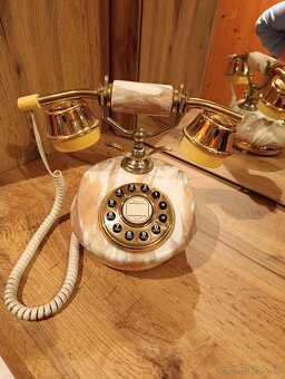 Starý telefon - 4