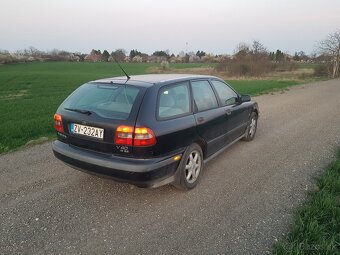 Volvo V40 SE - 4