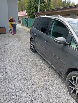 Volkswagen Touran 1.6 tdi DSG - 4