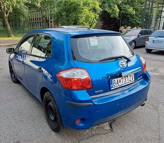 Toyota auris Rok2010 - 4