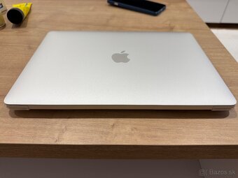 Predám Apple Macbook Air 13” M1, 8/256GB - 4