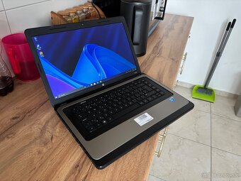 15.6"/HP Notebook/i3/6GB RAM/500GB SSHD/Intel HD grafika 2G - 4