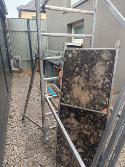 pojazdne hlinikove lesenie - 4