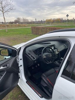 Ford Focus ST - 4