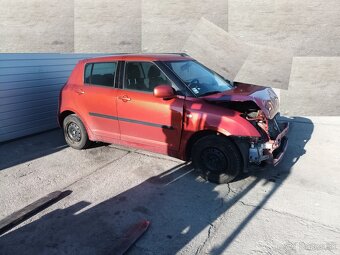 Predám náhradné diely na Suzuki Swift 1,3benz - 4