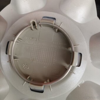 Predám NOVE stredové krytky VW 3D0601149Q - 4