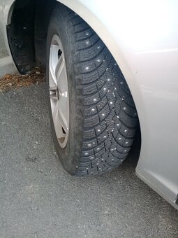 Predám zimné pneu hroty, značka Pirelli - 4