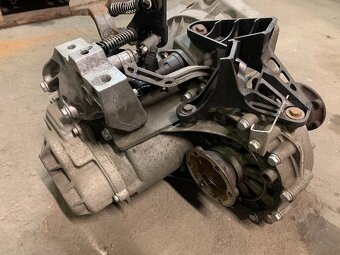 ŠESTIRYCHLOSTNÍ PŘEVODOVKA KVT ŠKODA,VW,AUDI ,SEAT. - 4