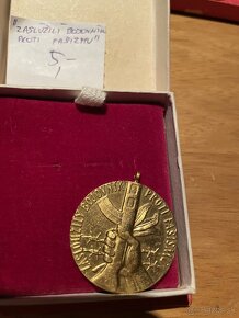 Vojenske odznaky 17 (Medajle) - 4