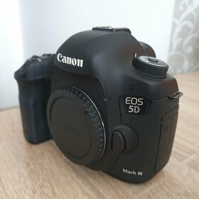 Canon EOS 5D Mark III - 4