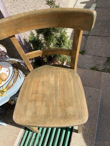 retro stará drevená stolička - 4