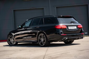 Mercedes-Benz E 220d AMG Line Night Edition - 4