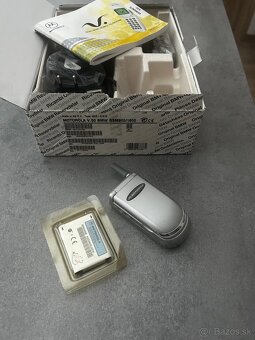 Motorola V50 silver BMW - 4