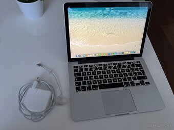 Predám MacBook Pro 13,3" výkonný notebook s displejom Retin - 4