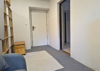Prenájom veľkometrážna garsonka (70 m²) v Ilave. - 4