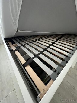 Predám posteľ IKEA BRIMNES 160×200 (pôvodná cena 825€) - 4