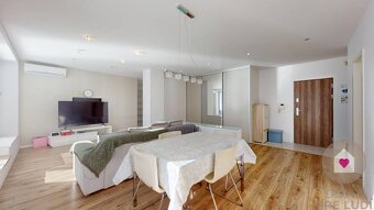 Krásny zariadený 3 izb. byt v centre mesta s parkovaním, BA  - 4