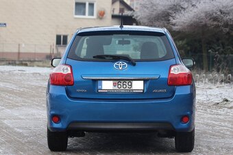 Toyota Auris 1,3i benzín - 4