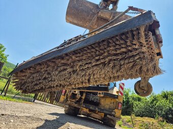 Multicar M25 zametacia metla - 4