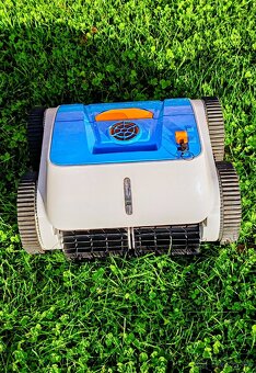 Plne robotický bazénový vysávač - 4