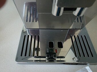DeLonghi ECAM650.55.MS ako novy - 4
