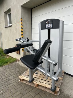 Zakopávanie v sede - Life Fitness Signature Seated Leg Curl - 4