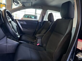 Toyota Auris 1.8 Hybrid Automat 91 tisíc km - 4