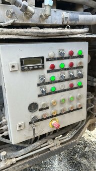 Predám mobilnú drvičku , drtička betónu. - 4