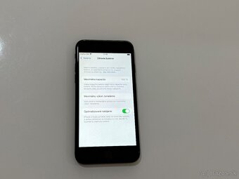 iPhone 7 32GB Black velmi dobry stav - 4