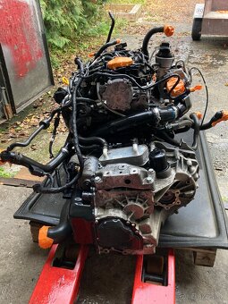 Predám motor 2.0 TDI - 4