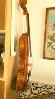 Predam cele husle 4/4 Pekny majstr.kusok,Cena v popise - 4