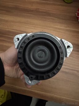 Uloženie motora BMW - 4