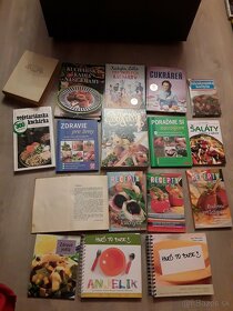 Rozne knihy,,mapy,kuchar.knihy,noviny - 4