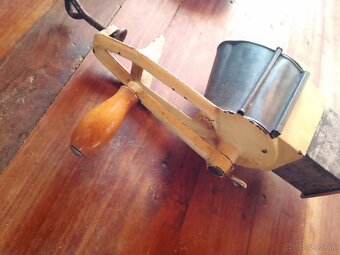 Mlynček na orechy - 4