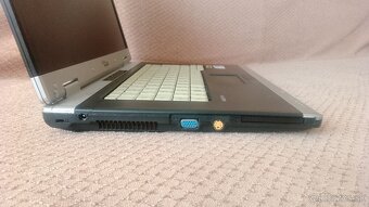 Amilo pro v3505 na nahradne diely - 4
