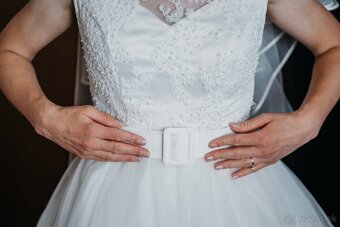 Pohodlné svadobné šaty farby Ivory - 4